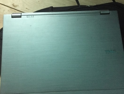 cần bán 1 laptop dell i5, hỏng pad, giá rẻ cho sinh viên