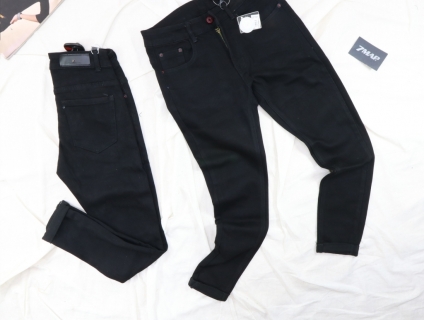Quần jean nam.