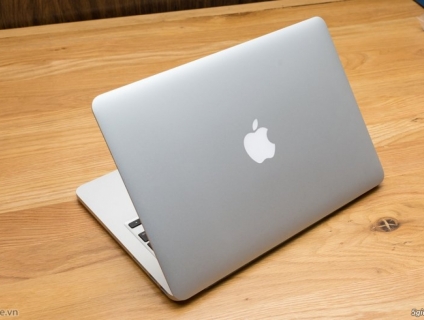 Macbook Pro Retina 13.3 inch Model 2015 MF839LL/A