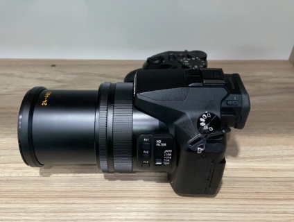 Lumix Fz2500 likenew 99%