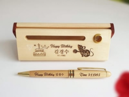 Xưởng sản xuất bút gỗ khắc logo, bút gỗ khắc tên - GIÁ SỈ MỌI SỐ LƯỢNG