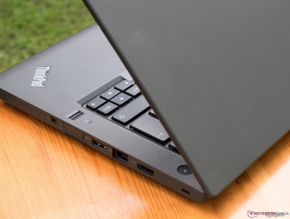 LENOVO THINKPAD T460 dòng Ultrabook mỏng nhẹ và siêu bền của LENOVO
