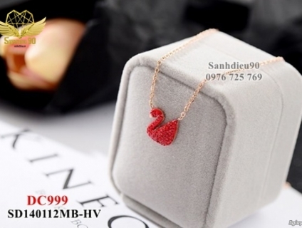 Dây chuyền titan mặt thiên nga đá đỏ mã Dc999