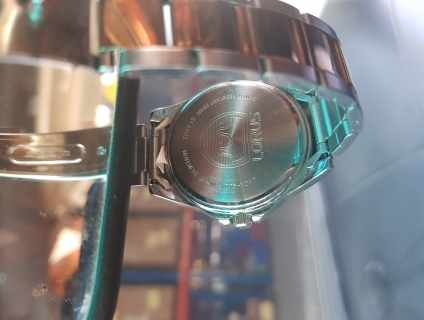 Thanh lý 1 đồng hồ  hiệu,thời trang nam