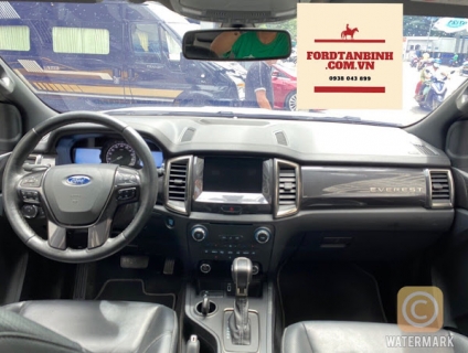 Everest Titanium 2019 màu trắng rất đẹp