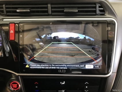 Màn hình android Oled C2 cho xe hơi