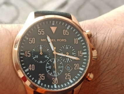 Đồng hồ (Michael Kors & Bulova) mới đeo 1 lần độ mới 99%