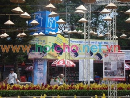 Thi công lắp đăt biển quảng cáo hộp đèn hút nổi