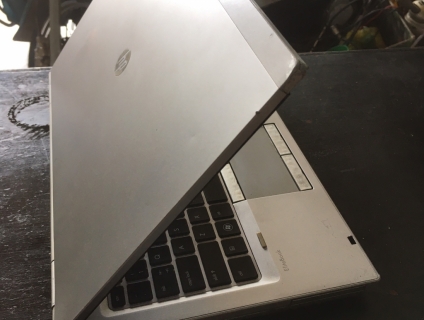 cần bán Hp elitebook 8470p i5 3320M.4gbram,hdd320gb,zin,đep 85%,3500k