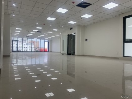 Cần cho thuê Tòa Nhà Văn Phòng, Mặt tiền Bạch Đằng, P.15, Bình Thạnh