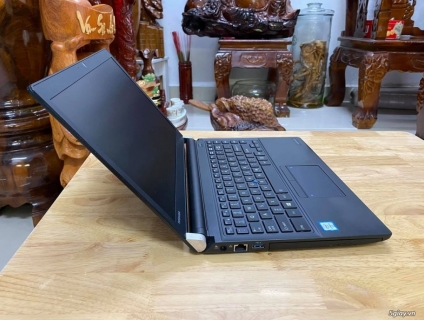 laptop toshiba portege i7 6600 giá như i3. dòng doanh nhân