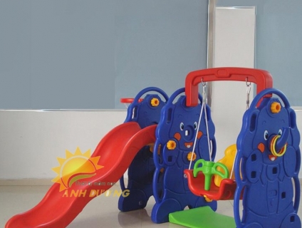 Cầu trượt cho bé mầm non kèm xích đu