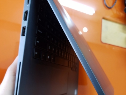 Dell Latitude 7300-Laptop doanh nhân siêu mỏng nhẹ