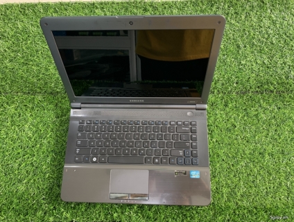 SamSung RC418 Core i3 2450M Ram 4GB HDD 500GB Màn 14 inch Card rời 520