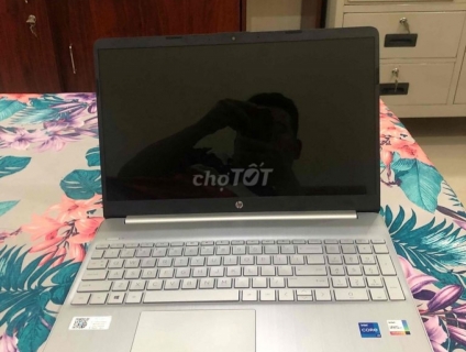 HP 15s i7 1165g7 8gb 512gb ssd 15.6” HD BH hãng