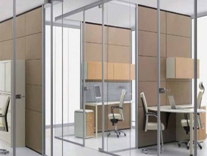 Vách ngăn trên kính, dưới kính thường giá rẻ