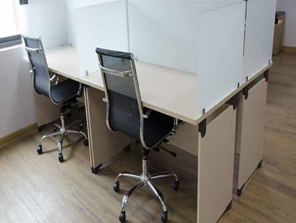 loại vách này góp phần phân khu không gian biệt lập cho mỗi nhân viên văn phòng. Văn phòng làm việc