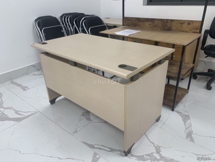 Thanh lý bàn văn phòng hoà phát