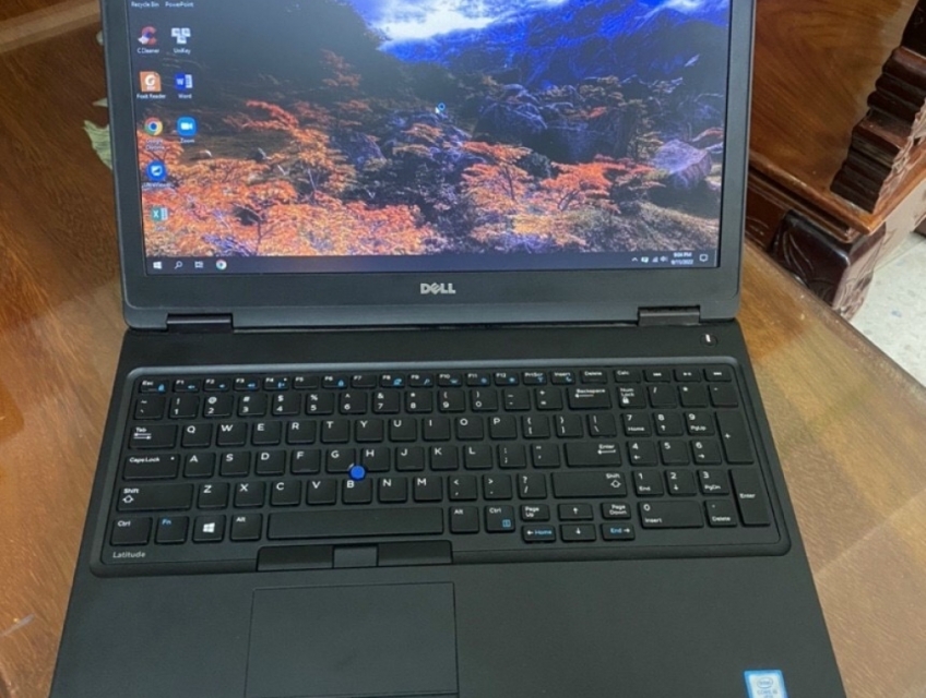 Cần Bán: Laptop Dell 5580 full ZIN máy siêu đẹp 99%