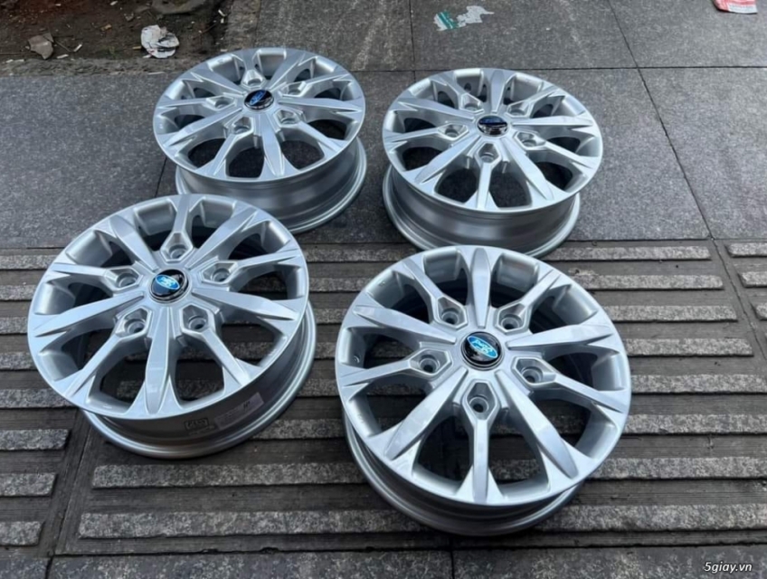 Em về lại mẫu mâm Transit 10 cánh