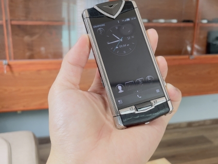 Cần bán em Vertu touch chính hãng nguyên zin viền kim cương