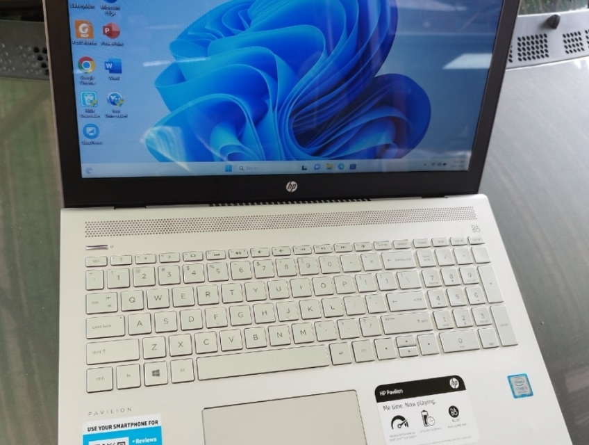 HP Pavilion 15 Core i5-8250U MH 15.6” cần ra bán gấp!!!