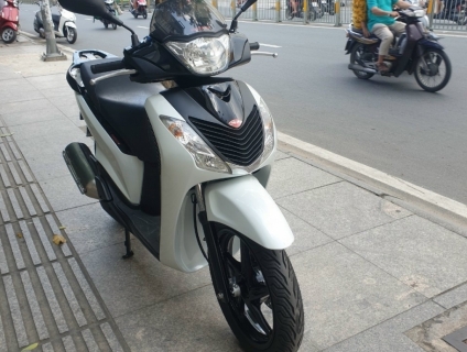 Cần bán vario 150 ---96789