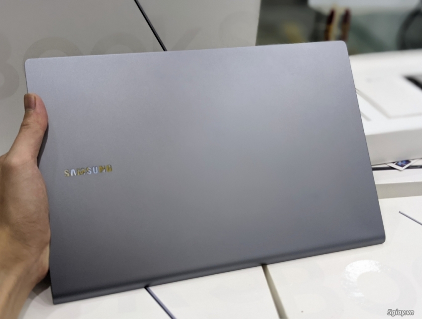 Laptop Samsung Galaxy Book S Bản LTE Ram 8GB SSD 256GB , 13.3''