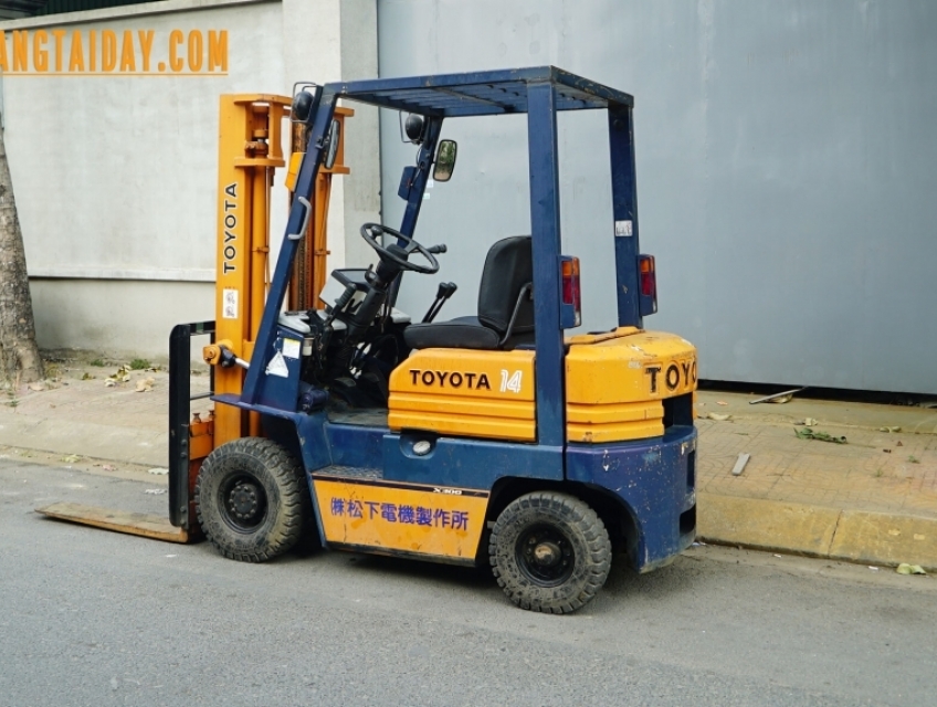 Bán gấp xe nâng xăng Toyota 5FGL14 giá siêu rẻ