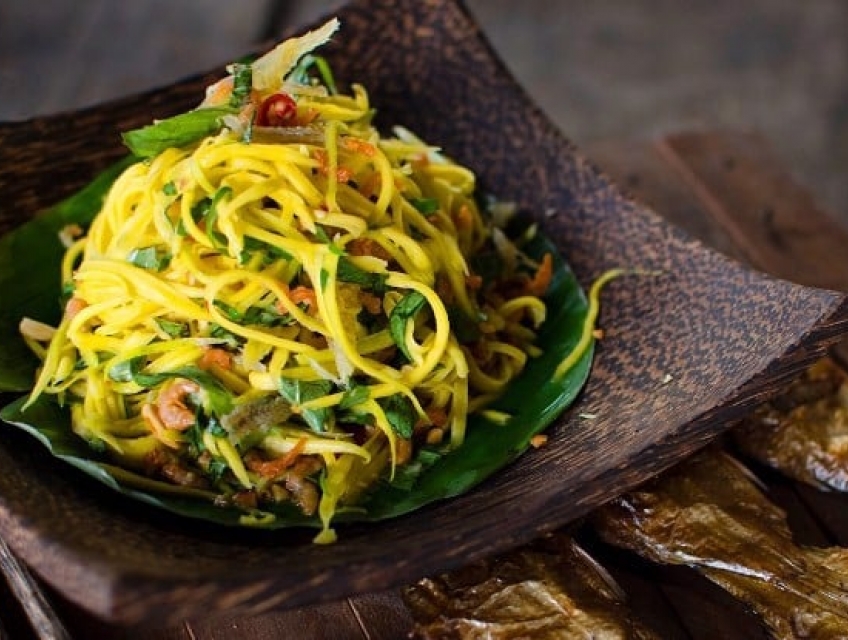 Làm nộm xoài xanh tôm thịt cùng HP3 Seafood cực ngon để giải ngấy