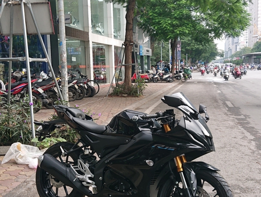 R15V4 Xe Mới 100% Bảo Hành Chính Hãng - Yamaha Lê Văn Lương