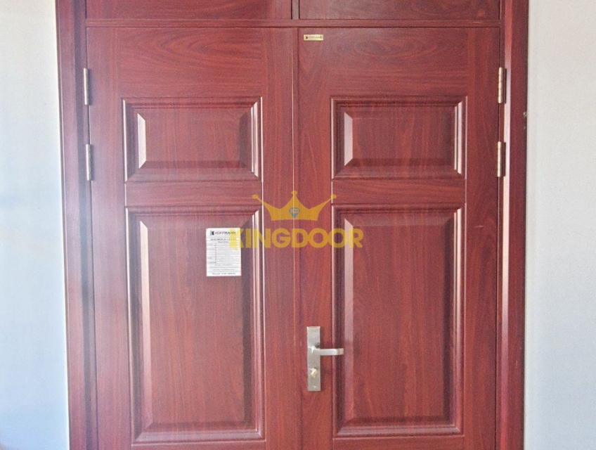 Cửa Thép Vân Gỗ Tại Tân Phú - Thiết Kế Đơn Giản Hiện Đại