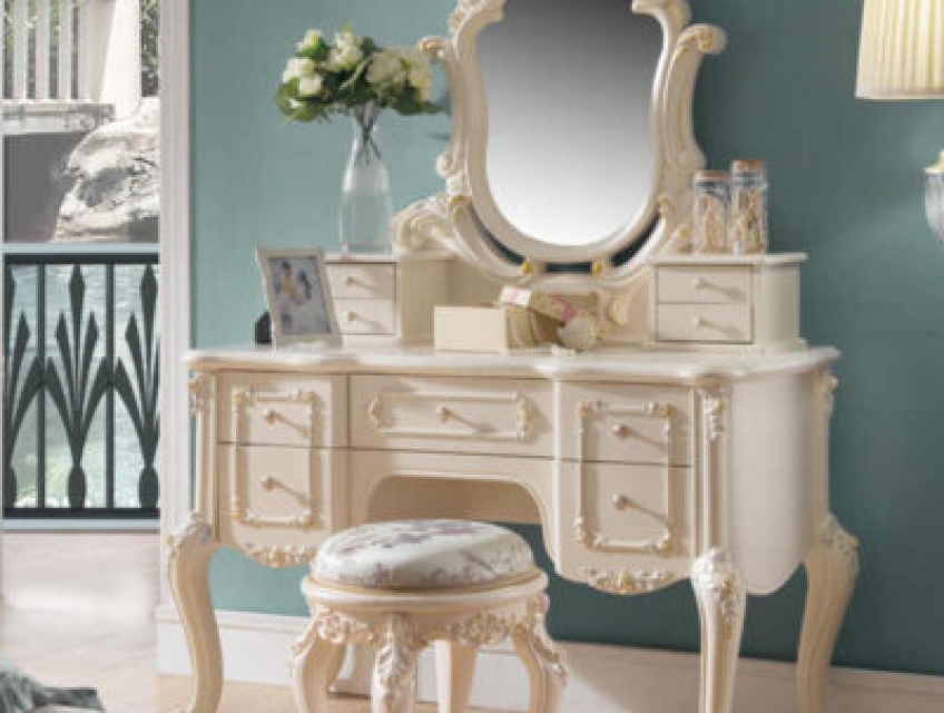 Bàn trang điểm tân cổ điển