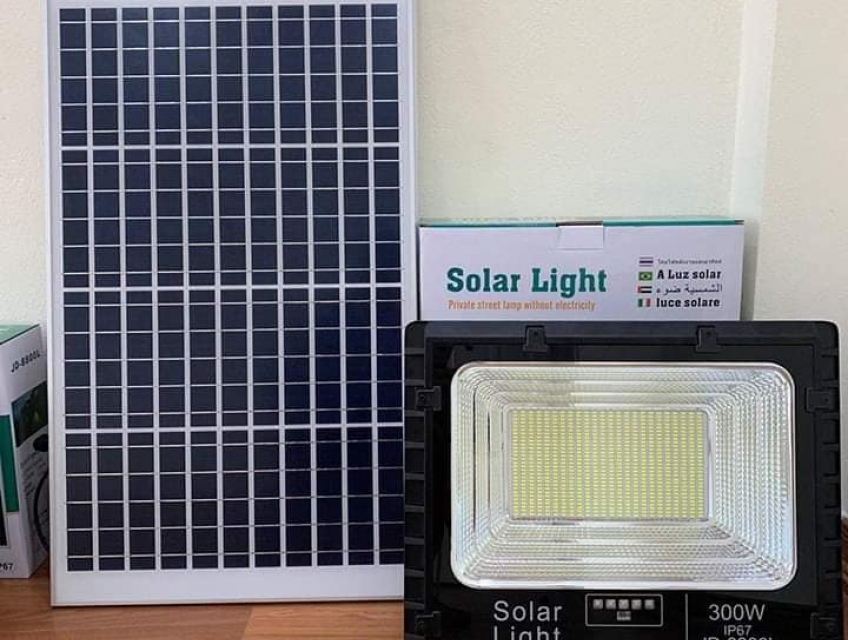 Tận Hưởng Ánh Sáng Tự Nhiên Với Đèn Năng Lượng Mặt Trời Sân Vườn