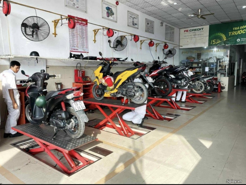 Cửa hàng xe máy Hà Đặng Tuyển NV nam nữ Bán Hàng có kinh nghiệm