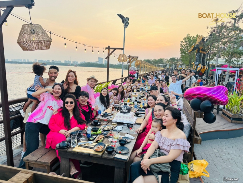 Trải nghiệm ẩm thực nhà hàng ven sông tại Boat House Bistro