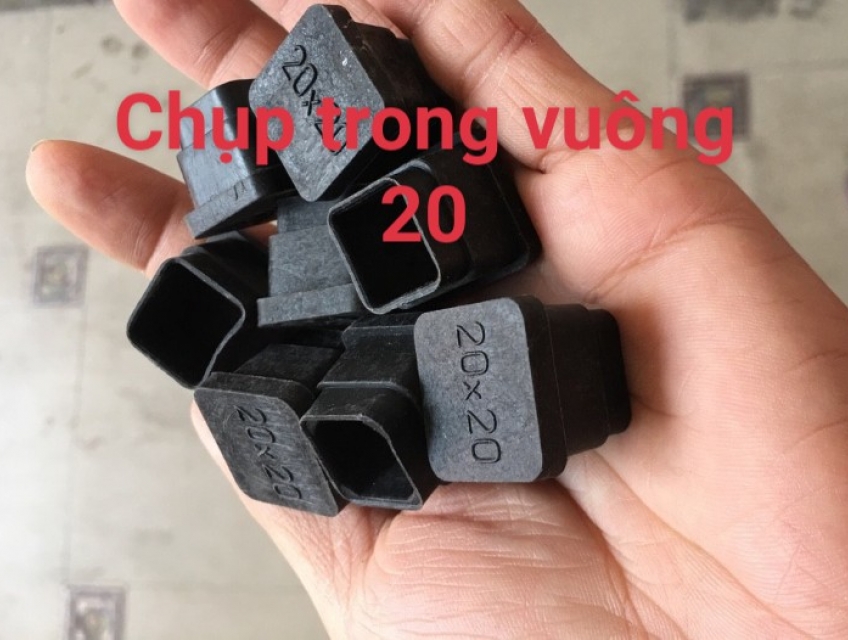 Bịt nhựa, tăng chinh chiêu cao KT 20x20mm