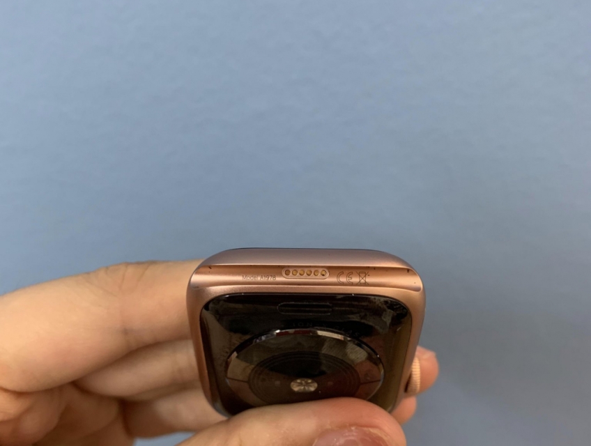 Apple Watch 4 40mm 44mm Thép vs Nhôm likenew 99% bảo hành 1 đổi 1.