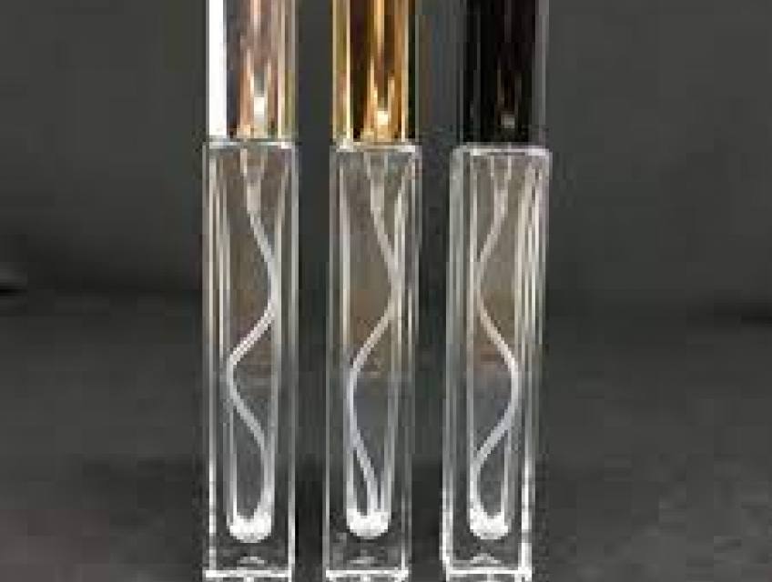 CÁCH CHIẾT NƯỚC HOA SANG CHAI NHỎ