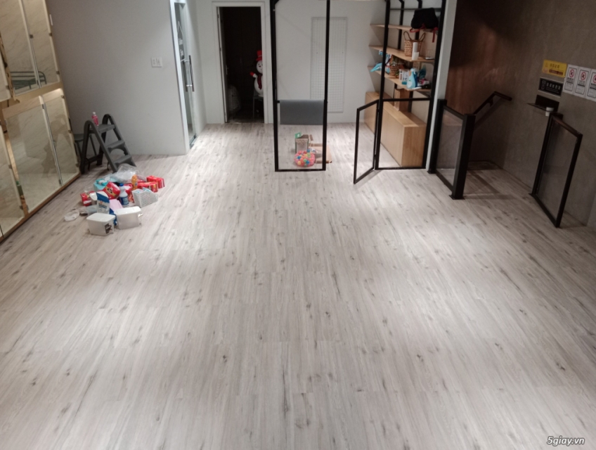 GẠCH NHỰA CÓ KEO SẴN, SÀN NHỰA BÓC DÁN TH FLOORING TH016