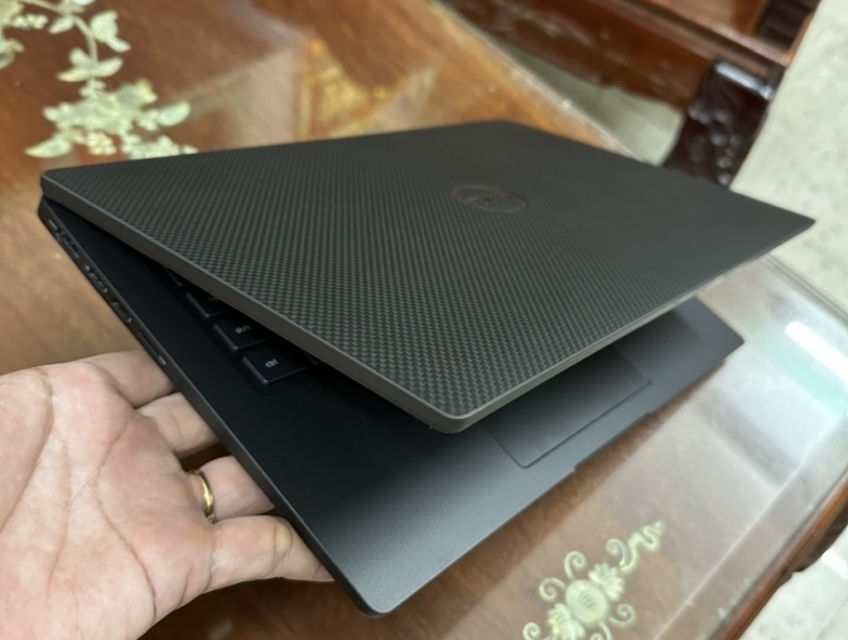 Dell latitude 7410 i7-10610 & Dell 7420 1185G7 16gb 512gb bao giá sg