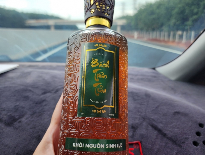 Rượu  Bách Tiên Tửu Thảo Mộc Hạ Thổ Chai 650ml