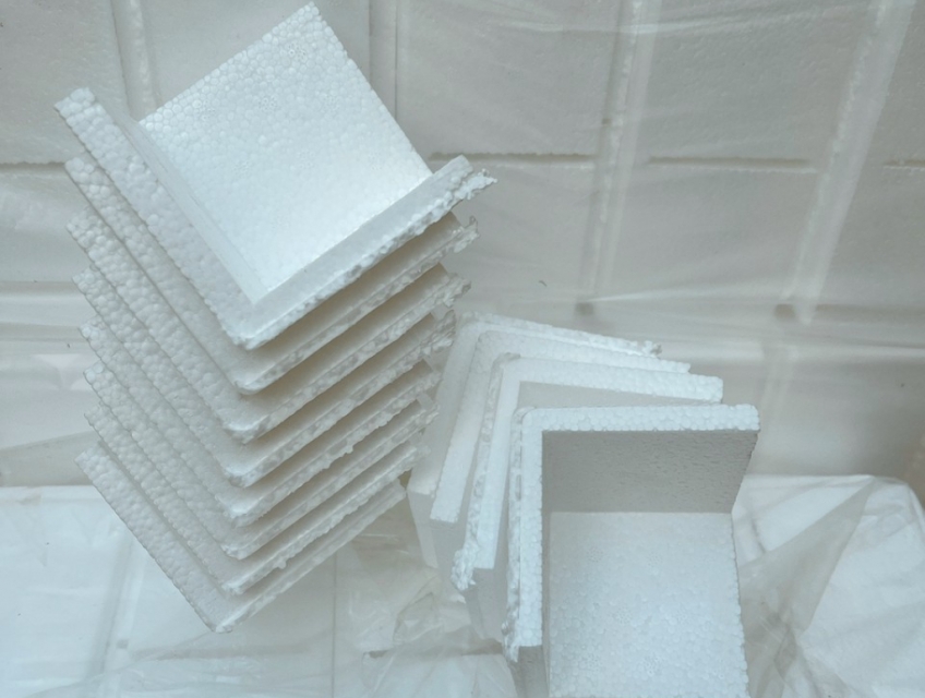 Góc xốp eps chèn ốp góc cạnh bàn tủ giá rẻ tại Hóc Môn