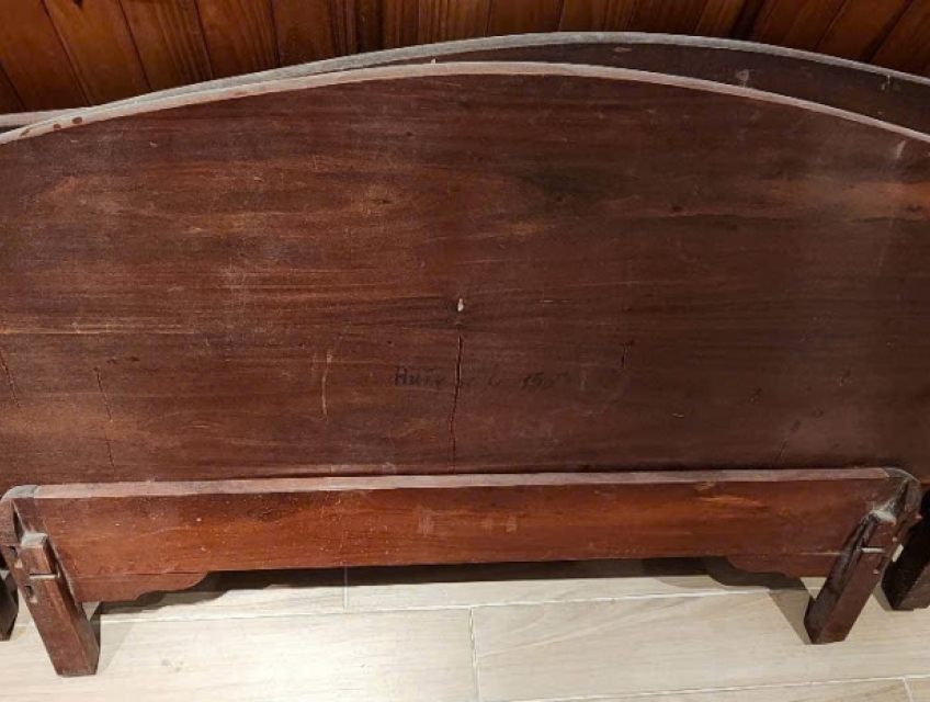 Giường gỗ nghiến 1m5 (400k/giường)