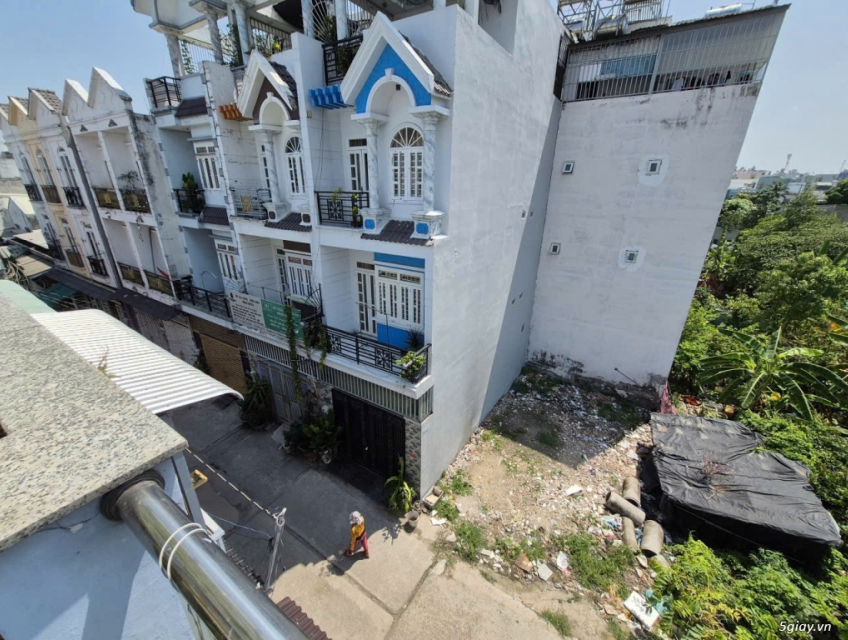 Bán nhà 1 trệt 1 lầu 1 sân thượng Hẻm đường LK 4-5 ,P.Bình Hưng Hòa B