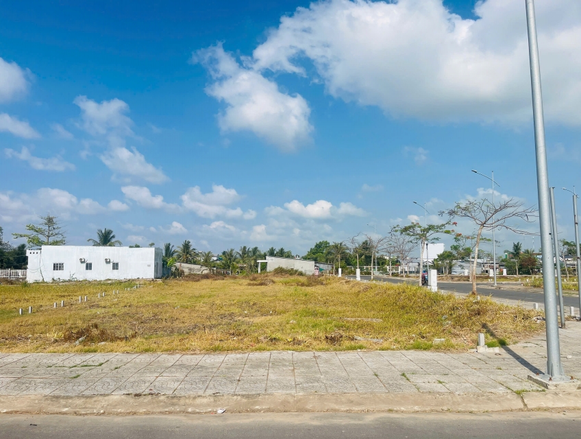 ► ĐẤT NỀN VEN SÔNG HÒA BÌNH – SỔ HỒNG RIÊNG, XÂY DỰNG NGAY**