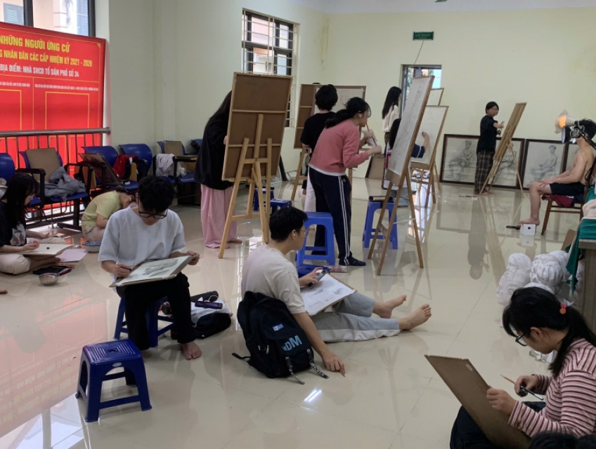 Lớp học vẽ luyện thi ở Cầu giấy