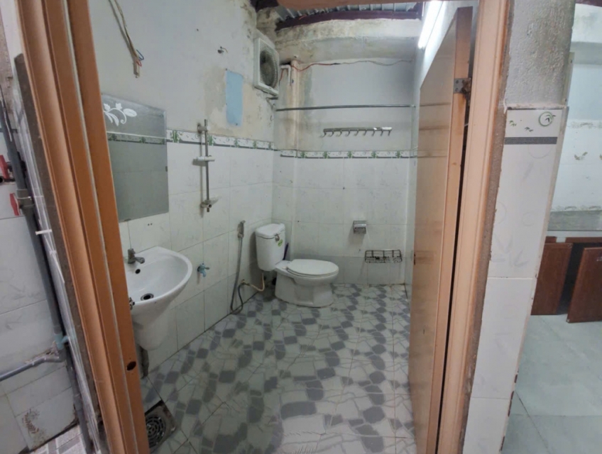 Bán nhà 58.7m2 cấp 4 , hẻm thông xe 3 gác, đường HT45 Q12