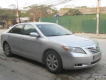 xe Toyota Camry màu bạc