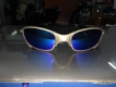 Cần bán 1 kính mát Oakley Juliet và 1 Rayban....chính cmn hãng...:))